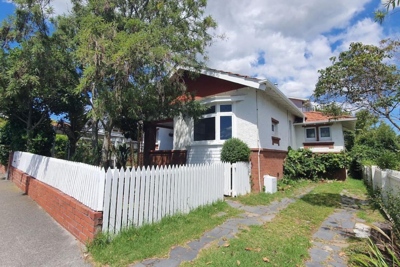 Villa Bright And Modern Oasis In Kingsland Auckland Esterno foto